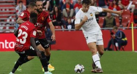 西甲激战：巴塞罗那2-2战平马洛卡，拉菲尼亚精彩进球！